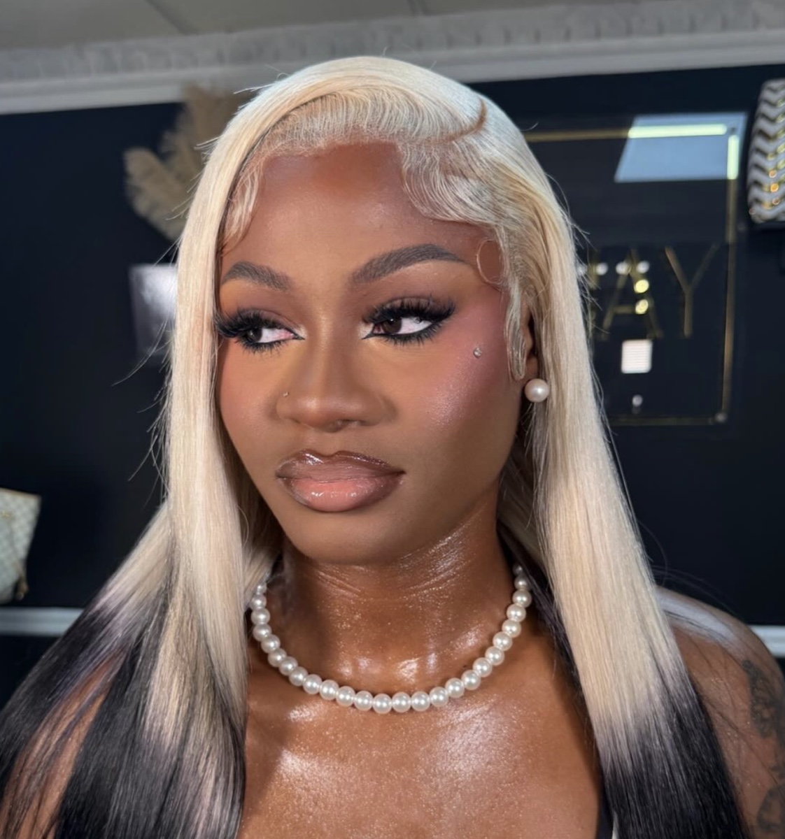 Signature Nude Glam look, photo 2 of 3
